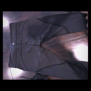 Lululemon Capri workout pants